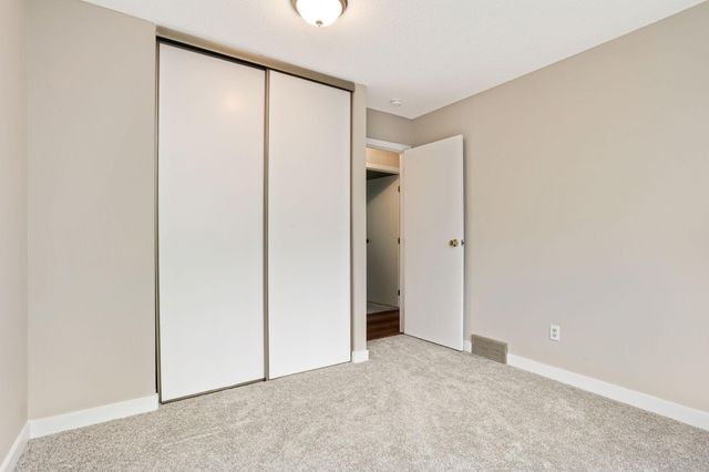 8616 Windward Circle, Eden Prairie, MN 55344