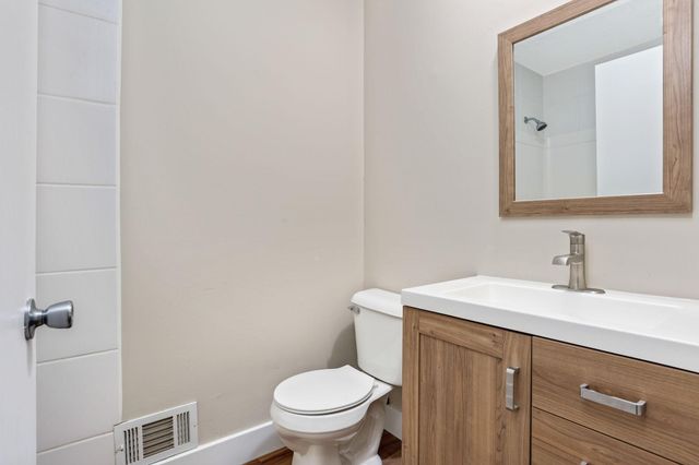 8616 Windward Circle, Eden Prairie, MN 55344