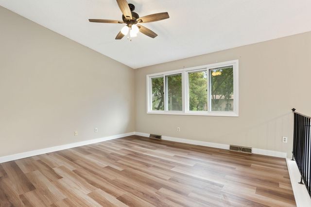 8616 Windward Circle, Eden Prairie, MN 55344