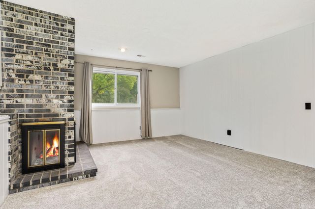 8616 Windward Circle, Eden Prairie, MN 55344