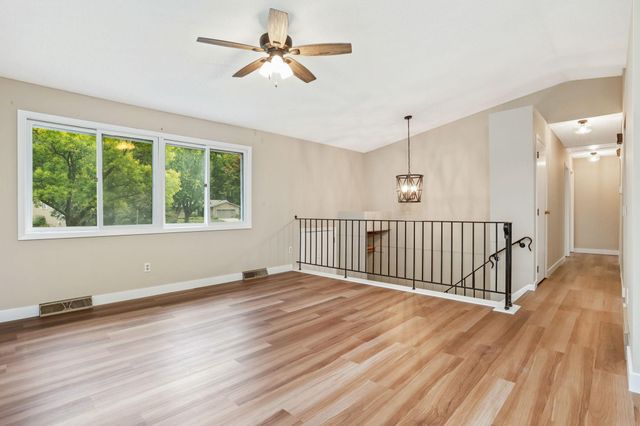 8616 Windward Circle, Eden Prairie, MN 55344