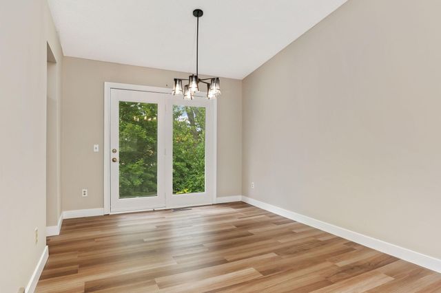 8616 Windward Circle, Eden Prairie, MN 55344