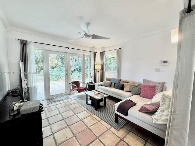 3800 W Park Rd, Hollywood, FL 33021