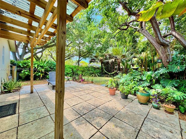 3800 W Park Rd, Hollywood, FL 33021