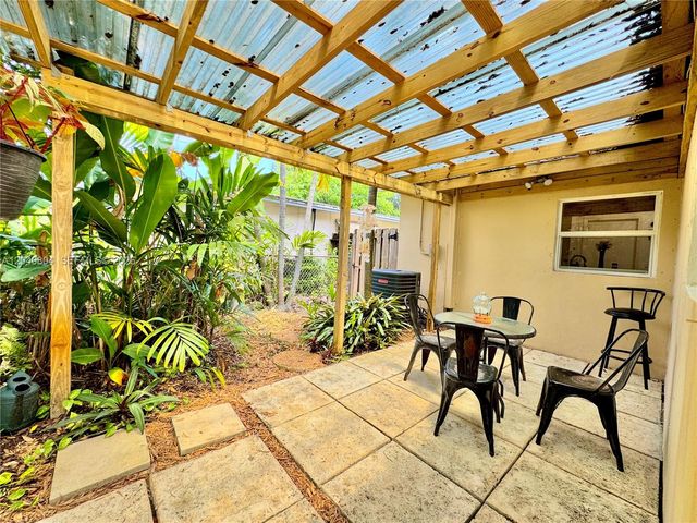3800 W Park Rd, Hollywood, FL 33021
