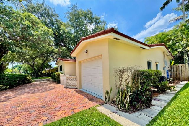 3800 W Park Rd, Hollywood, FL 33021