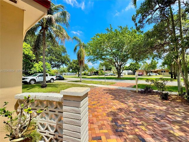 3800 W Park Rd, Hollywood, FL 33021