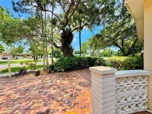 3800 W Park Rd, Hollywood, FL 33021