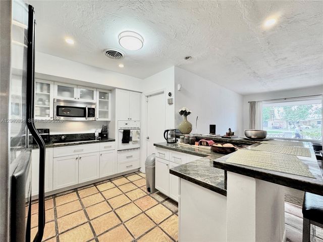 3800 W Park Rd, Hollywood, FL 33021