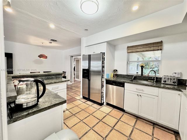 3800 W Park Rd, Hollywood, FL 33021