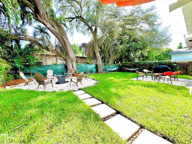 412 NW 95th St, Miami, FL 33150