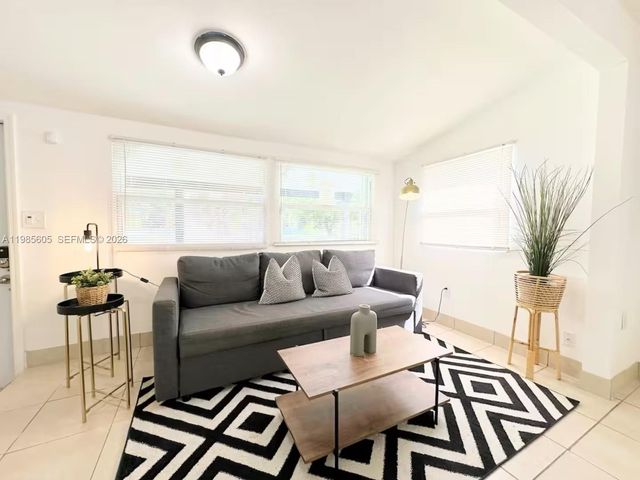 412 NW 95th St, Miami, FL 33150