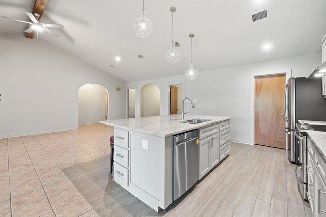 136 Philly CT, Fischer, TX 78623