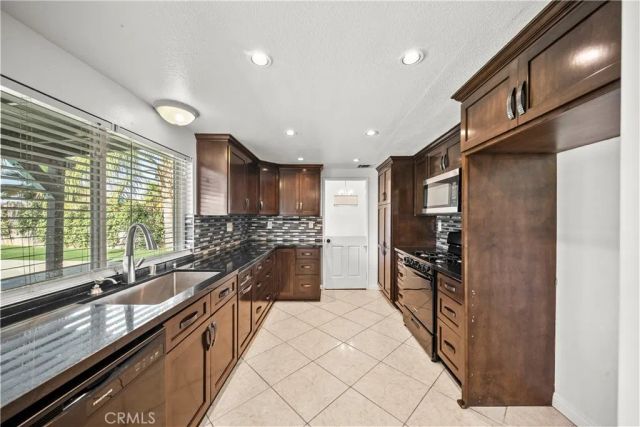20456 Calhaven, Saugus, CA 91390