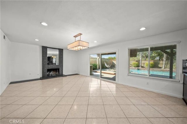 20456 Calhaven, Saugus, CA 91390