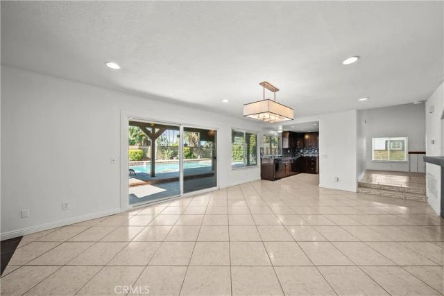 20456 Calhaven, Saugus, CA 91390