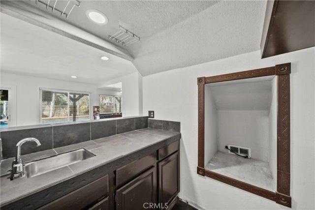 20456 Calhaven, Saugus, CA 91390