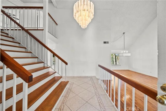 20456 Calhaven, Saugus, CA 91390