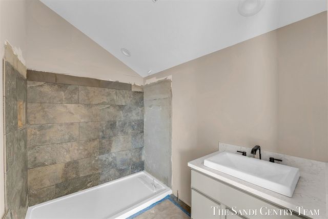 1034 Arlington Avenue, Grand Haven, MI 49417