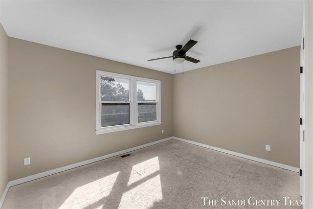 1034 Arlington Avenue, Grand Haven, MI 49417