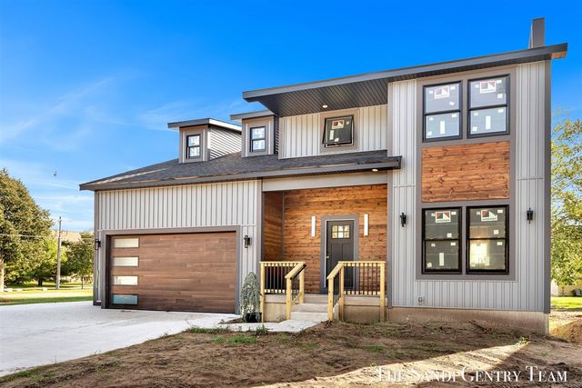 1034 Arlington Avenue, Grand Haven, MI 49417