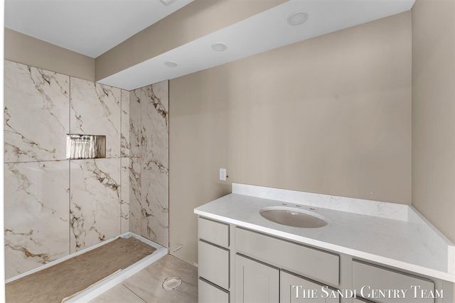 1034 Arlington Avenue, Grand Haven, MI 49417