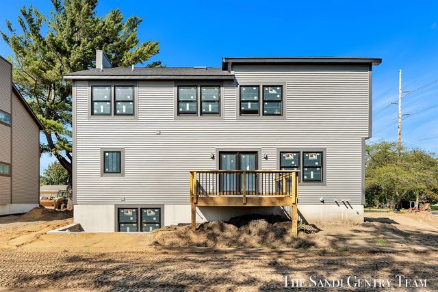 1034 Arlington Avenue, Grand Haven, MI 49417