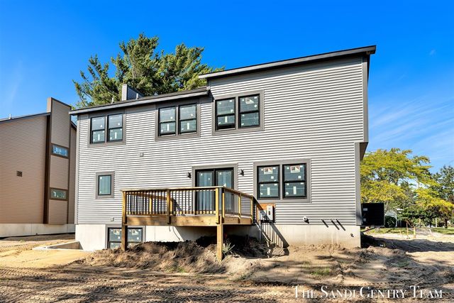 1034 Arlington Avenue, Grand Haven, MI 49417