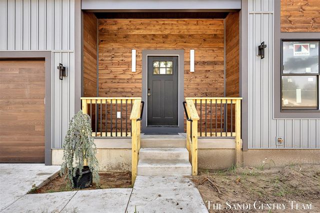 1034 Arlington Avenue, Grand Haven, MI 49417