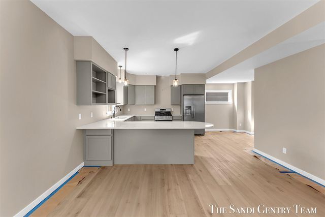 1034 Arlington Avenue, Grand Haven, MI 49417