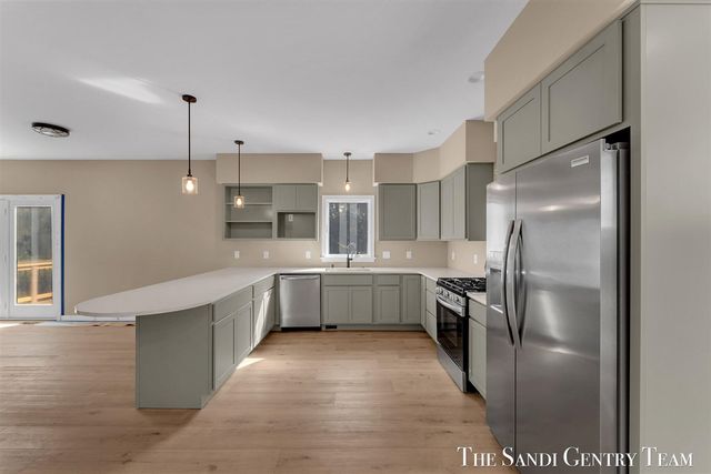 1034 Arlington Avenue, Grand Haven, MI 49417