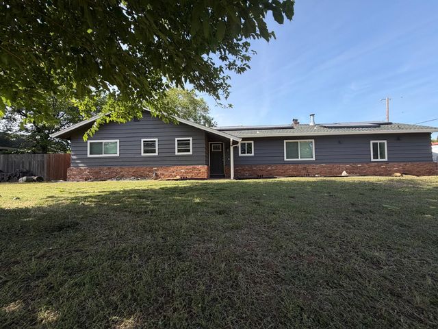 2315 Cottage Dr, Auburn, CA 95603