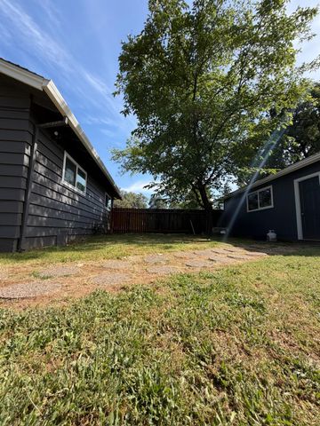 2315 Cottage Dr, Auburn, CA 95603
