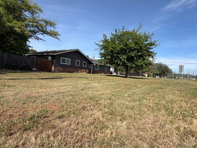 2315 Cottage Dr, Auburn, CA 95603