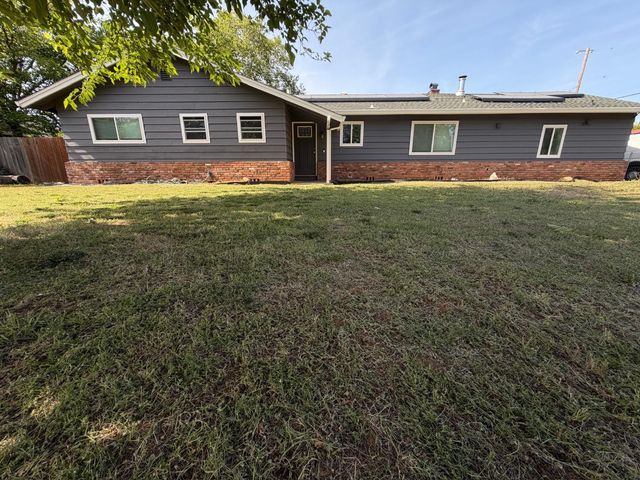 2315 Cottage Dr, Auburn, CA 95603