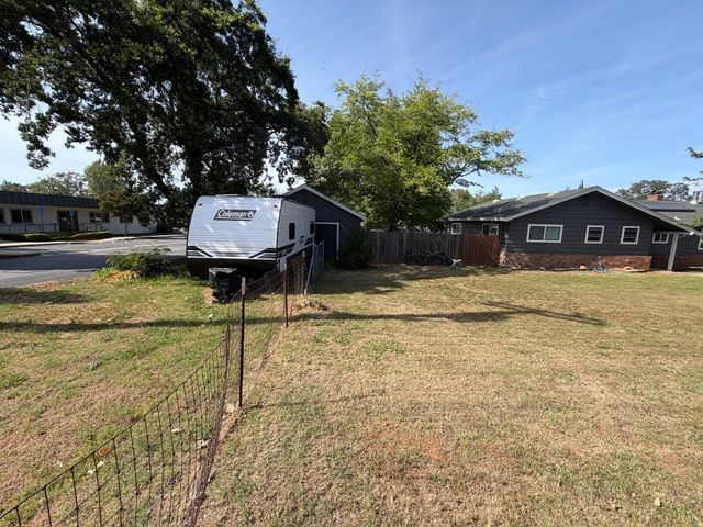 2315 Cottage Dr, Auburn, CA 95603