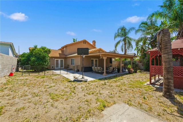 1505 Canterbury, Redlands, CA 92374