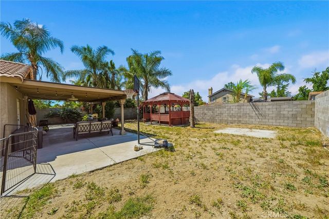 1505 Canterbury, Redlands, CA 92374