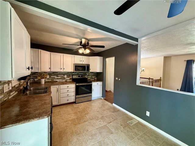 1128 Oakwood Drive, Vermilion, OH 44089