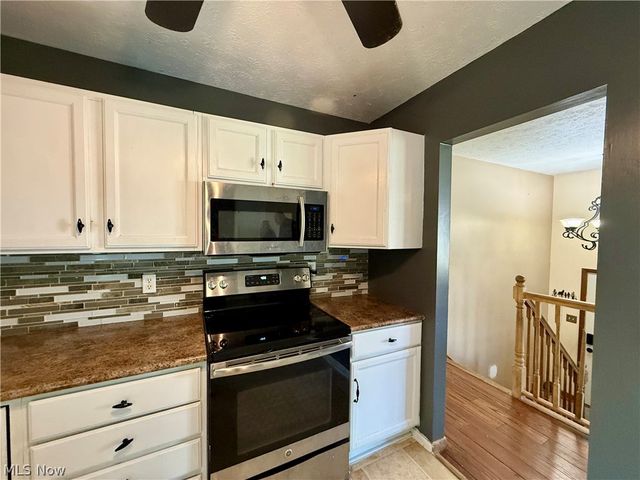 1128 Oakwood Drive, Vermilion, OH 44089