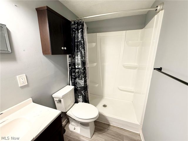 1128 Oakwood Drive, Vermilion, OH 44089