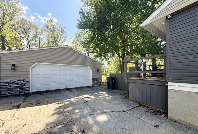 1128 Oakwood Drive, Vermilion, OH 44089