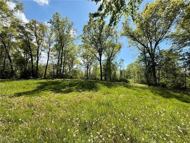 1128 Oakwood Drive, Vermilion, OH 44089