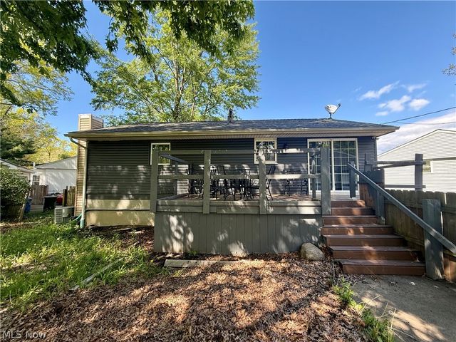 1128 Oakwood Drive, Vermilion, OH 44089