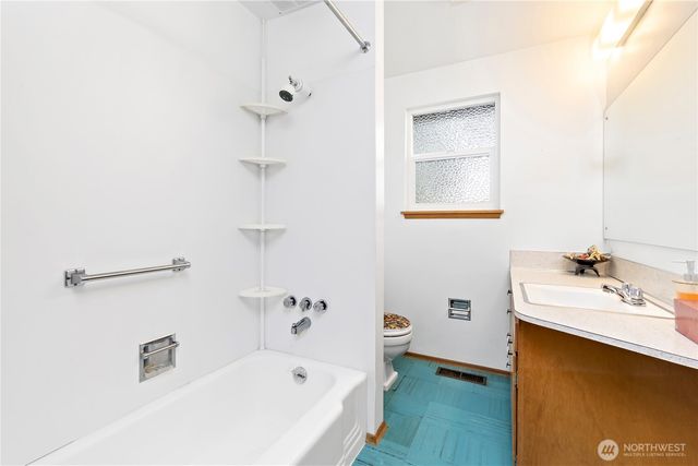 20628 10th Avenue S, Des Moines, WA 98198