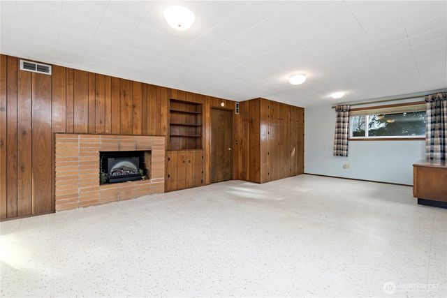 20628 10th Avenue S, Des Moines, WA 98198