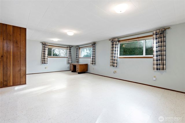 20628 10th Avenue S, Des Moines, WA 98198