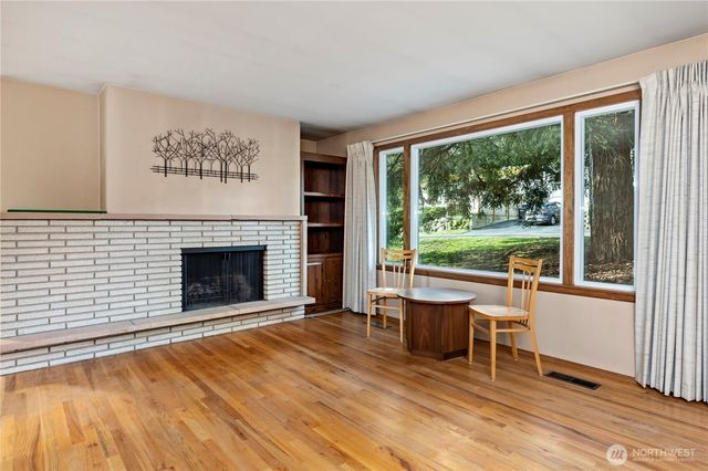 20628 10th Avenue S, Des Moines, WA 98198