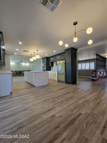 815 E Vía Lucitas, Tucson, AZ 85718