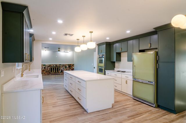 815 E Vía Lucitas, Tucson, AZ 85718